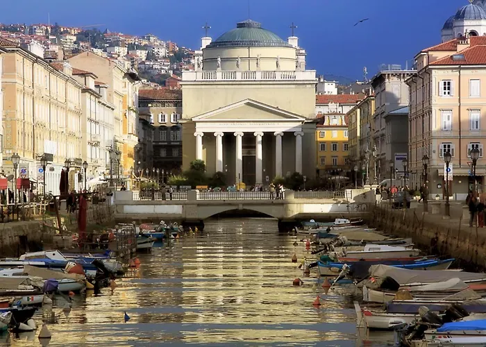 Piazza Unita D'italia - Free Wifi Trieste